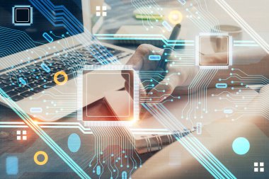 Veri çözeltisi hologramı ile arka plan üzerine yazılan ellere çoklu maruz kalma. Teknoloji konsepti.