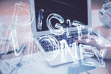 Arka planda bilgisayarla çalışan bir adamın olduğu engelleme temalı hologram. Kripto zinciri kavramı. Çift pozlama.