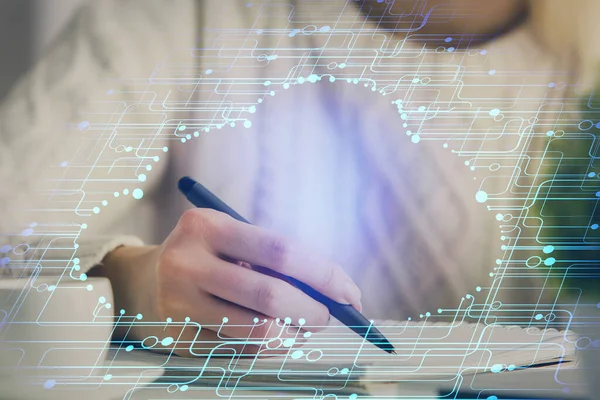 Veri çözeltisi hologramı ile arka plan üzerine yazılan ellere çoklu maruz kalma. Teknoloji konsepti.