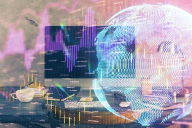 Forx grafiği ve bilgisayarla çalışma alanını iki katına çıkar. Uluslararası çevrimiçi ticaret kavramı.