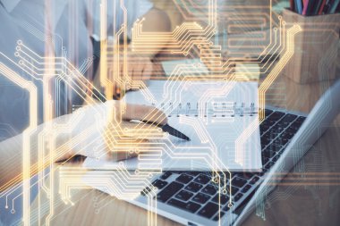 Teknik temalı hologram kadınların ellerinden üstündür. Yüksek teknoloji kavramı. Çift pozlama