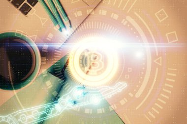 Masaüstü arkaplanındaki bilgisayarın üzerinden engelleme temalı hologram çizimleri. Üst Manzara. Çoklu maruz kalma. Kripto ekonomi kavramı.