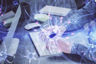 Nöron hologramı, arka planda bilgisayarla çalışan bir adam. Eğitim konsepti. Çift pozlama.