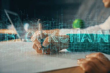 Arka planda not alan insanlar üzerine çizim yaparak engelleme temasının çifte pozlandırılması. Kripto para birimi kavramı