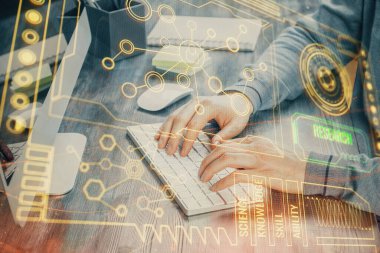 Bilgisayar arkaplanı üzerinde çalışan elleri olan iki kez teknolojik çizimlere maruz kalmış. Yenilik kavramı.