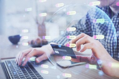 Elinde kredi kartı ve veri teması çizimi olan bir adamın ellerine iki kez maruz kalmış. E-ticaret ve teknoloji kavramı.