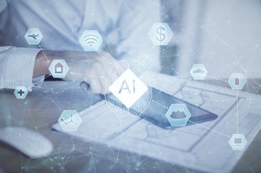 Erkeklerin el ele tutuşup dijital bir cihaz ve veri temalı hologram çizimi kullanırken çift pozlama. Teknoloji konsepti.