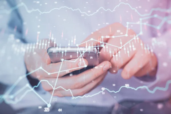 Double exposition des mains mans tenant et utilisant un appareil numérique et dessin graphique forex. Concept de marché financier. — Photo