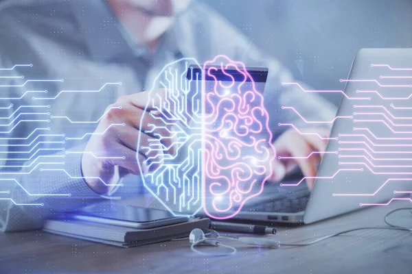 Doble exposición de las manos del hombre escribiendo en el ordenador con tarjeta de crédito y el dibujo del tema del cerebro. Concepto de comercio electrónico e IA. —  Fotos de Stock