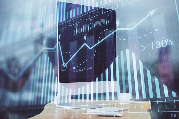 Zeichnung von Finanzdiagrammen und Tabelle mit Computer im Hintergrund. Mehrfachbelichtung. Konzept der internationalen Märkte. — Stockfoto