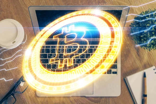 Multi exposición de la cadena de bloques tema holograma y tabla con fondo de la computadora. Concepto de moneda criptomoneda bitcoin. — Foto de Stock