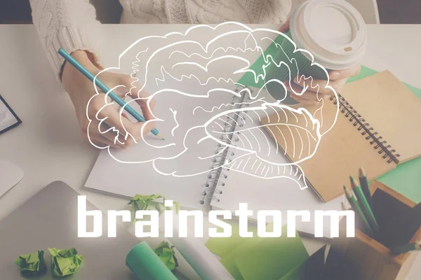 Beginnen Sie mit dem kreativen Zeichnen über hautnahe Hand auf Hintergrund. Konzept des Brainstormings. Mehrfachbelichtung — Stockfoto