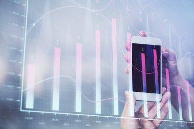 Ön x grafik çizimine çift pozlama hologram ve cep telefonu kullanan bir kadın. Borsa konsepti.