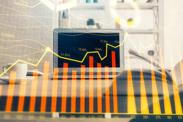 Finansiell diagram ritning och tabell med dator på bakgrunden. Dubbel exponering. Begreppet internationella marknader. — Stockfoto