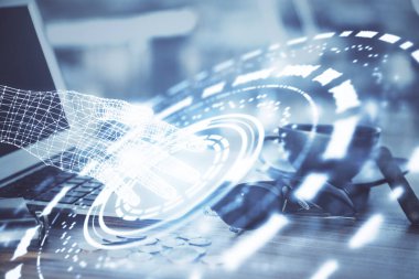 Bilgisayar ve teknoloji temalı holograma çifte maruz kalma. Serbest çalışma kavramı.