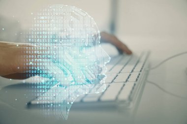 Beyin temalı hologramı olan bilgisayar geçmişi olan bir iş adamı. Beyin fırtınası kavramı. Çoklu pozlama.