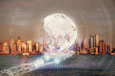 Şehir görünümünde harita ve veri temalı hologram ile gökdelenler arka planda çift pozlama. İş kavramında uluslararası teknoloji.