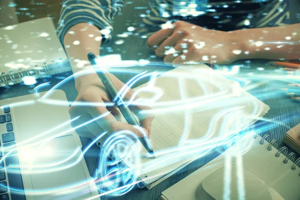 Tech Autopilot Thema Hologramm Über Den Händen Der Frau Notizen — Stockfoto