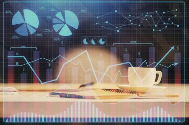 Önx grafik çizimi ve masaüstü ile kahve ve masa arkasındaki öğelerin çoklu pozlandırılması. Finansal piyasa ticareti kavramı