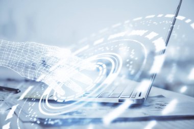 Bilgisayar ve teknoloji temalı holograma çifte maruz kalma. Serbest çalışma kavramı.