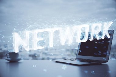 Bilgisayar ve teknoloji temalı holograma çifte maruz kalma. Serbest çalışma kavramı.