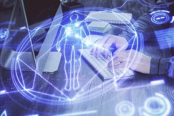 Bilim Hologramı Arka Planda Bilgisayarla Çalışan Bir Adam Öğrenim Anlayışı — Stok fotoğraf