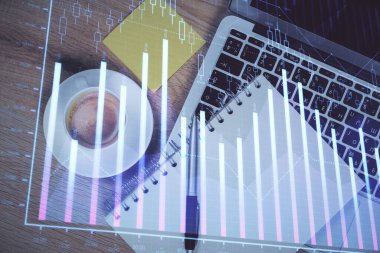 Bilgisayarla ön plan arkaplanını çizerken çift pozlama. Finansal araştırma ve analiz kavramı. Üst görünüm.