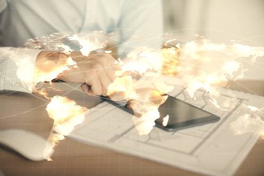 Adamın elini tutarken ve telefon kullanırken ve uluslararası iş teması çizerken çift pozlama.