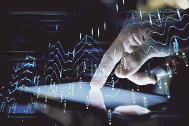 Bir adamın elini tutarken ve dijital bir cihaz ve ön grafik çizimi kullanırken çift pozlama. Finansal piyasa kavramı.