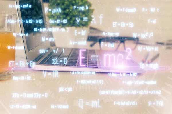 Masaüstü Bilgisayar Arkaplanı Formül Hologram Yazımı Çifte Maruziyet Eğitim Kavramı — Stok fotoğraf