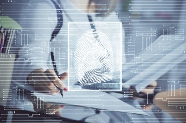 Mavi parmak izi hologramı, arka plan notları alan kadınların ellerinde. Korunma kavramı. Çift pozlama