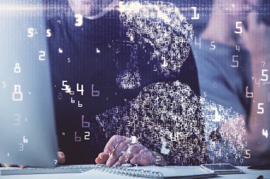 Teknoloji temalı hologramda arka planda çalışan bir adam var. Yüksek teknoloji konsepti. Çoklu pozlama.