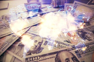 İşletme temasının çoklu pozu bize dolar banknotları üzerinden geçiyor. Finansal başarı kavramı.