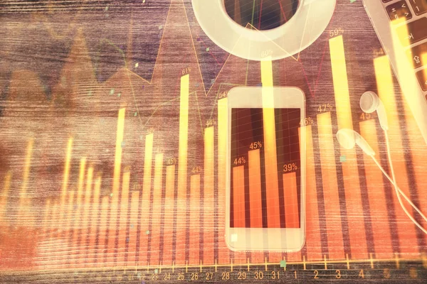 Forex Chart 노출은 데스크 탑에서 전화로 그램이다 위에서 모바일 — 스톡 사진