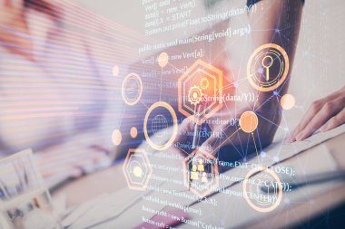 Veri teknolojisi hud 'u ile arka planda bir kadının el yazısı iki kez gösteriliyor. Büyük veri kavramı.