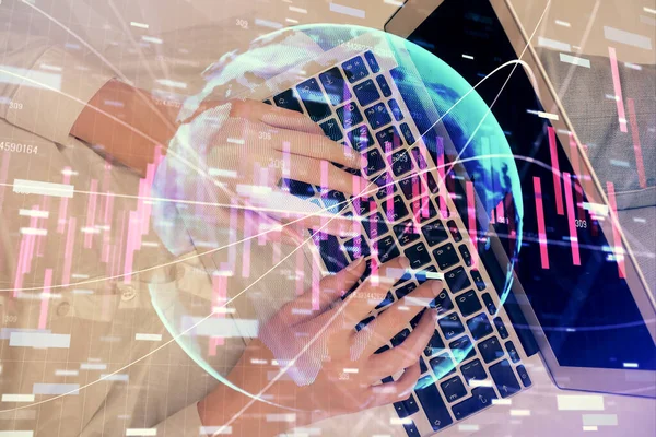 Dvojité Vystavení Ženských Rukou Pracujících Počítačovém Forexovém Hologramu Top View — Stock fotografie