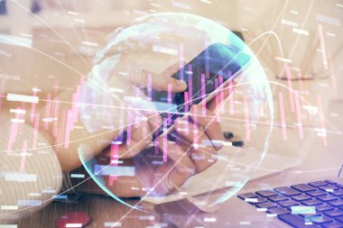 Bir adamın elini tutarken ve dijital bir cihaz ve ön grafik çizimi kullanırken çift pozlama. Finansal piyasa kavramı.