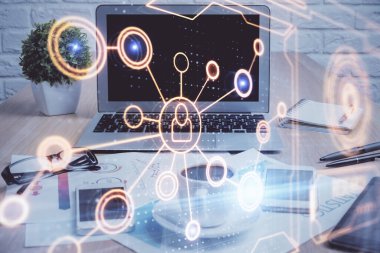 Sosyal ağ hologramıyla birlikte bilgisayar masaüstünde. Çifte maruziyet. Uluslararası insan ilişkileri kavramı.