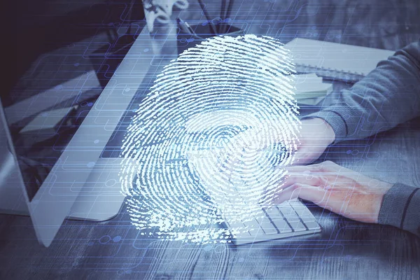 Arka planda bilgisayar üzerinde çalışan iş adamı ile parmak izi hologramı. Güvenlik kavramı. Çift pozlama.