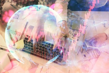 Kadın ve erkeğin birlikte çalışması ve iş temalı hologram çizimi. Bilgisayar arkaplanı. Üst Görünüm.