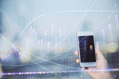 Ön x çizelgesine çift pozlama, hologram çizimi ve cep telefonu kullanan bir kadın. Borsa konsepti.