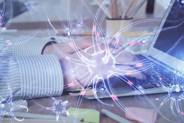 Nöron hologramı, arka planda bilgisayarla çalışan bir adam. Eğitim konsepti. Çift pozlama.