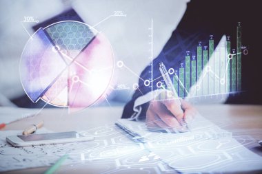 Ön x çizelgesinin arka plan notları alan insanların üzerini çizerken çift pozlama. Mali analiz kavramı