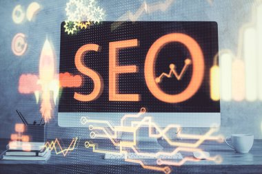 Bilgisayar ve seo çizim hologramı olan çok katmanlı bir tablo. Arama optimizasyon kavramı.