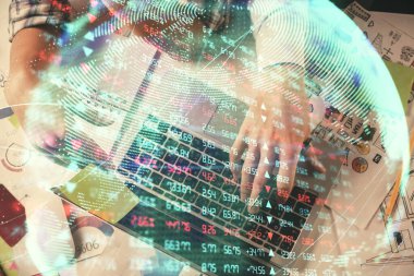 Kadın ve erkeğin birlikte çalışması ve iş temalı hologram çizimi. Bilgisayar arkaplanı. Üst Görünüm.