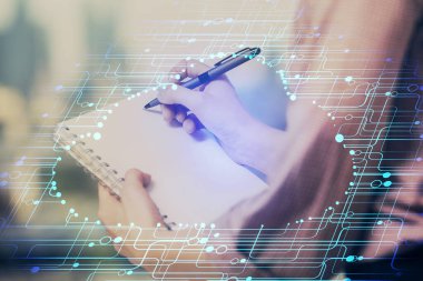 Arka plana veri teknolojisi hud 'u ile el yazısı yazan kadınların çoklu pozları. Yenilik kavramı.