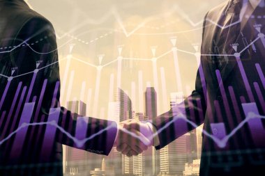 Forx grafik hologramı ve iki adamın el sıkışması. Borsa konsepti.