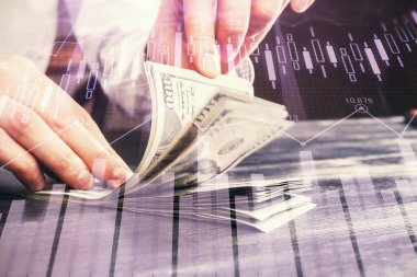 Forx grafiği, hologram, Amerikan dolarları ve insan eli çizimleri. Teknik Analiz kavramı.