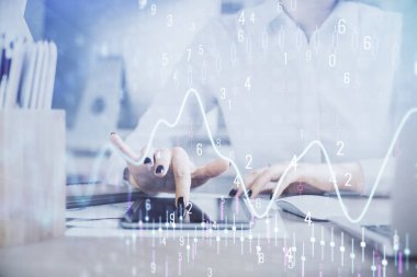 Ön x çizelgesine çift pozlama, hologram çizimi ve cep telefonu kullanan bir kadın. Finansal piyasa kavramı.