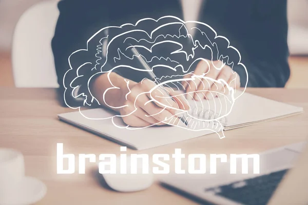 Beginnen Sie mit dem kreativen Zeichnen über hautnahe Hand auf Hintergrund. Konzept des Brainstormings. Mehrfachbelichtung — Stockfoto